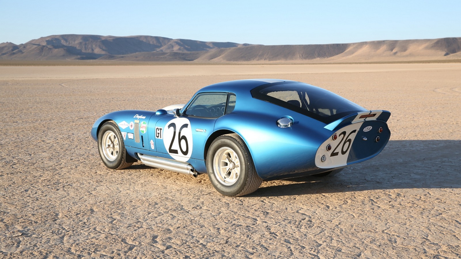 На фото: Shelby Cobra Daytona