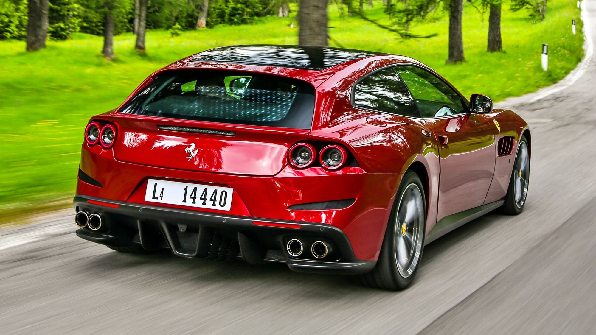 Ferrari без полного привода: модель GTC4Lusso отправлена в отставку