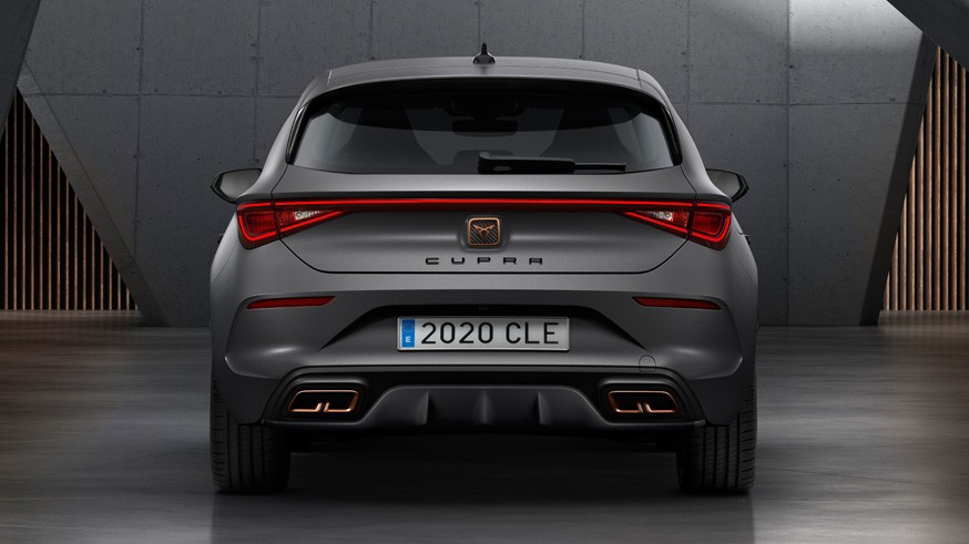 Семейство «заряженных» автомобилей Cupra Leon: бензиновые моторы и подзаряжаемый гибрид