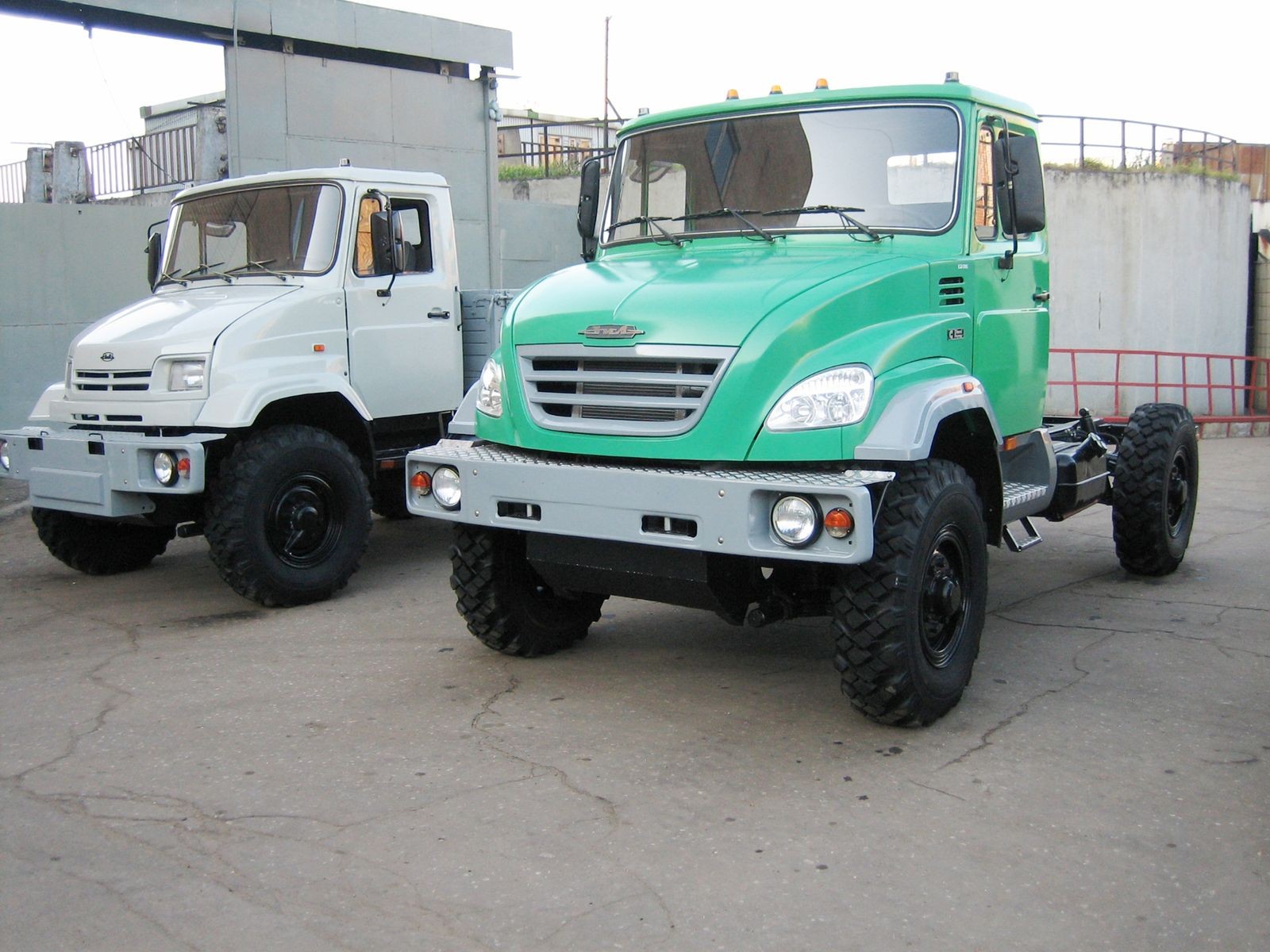 Стой, «Синяя птица»: первый в мире грузовик с дисковыми трансмиссионными тормозами из СССР