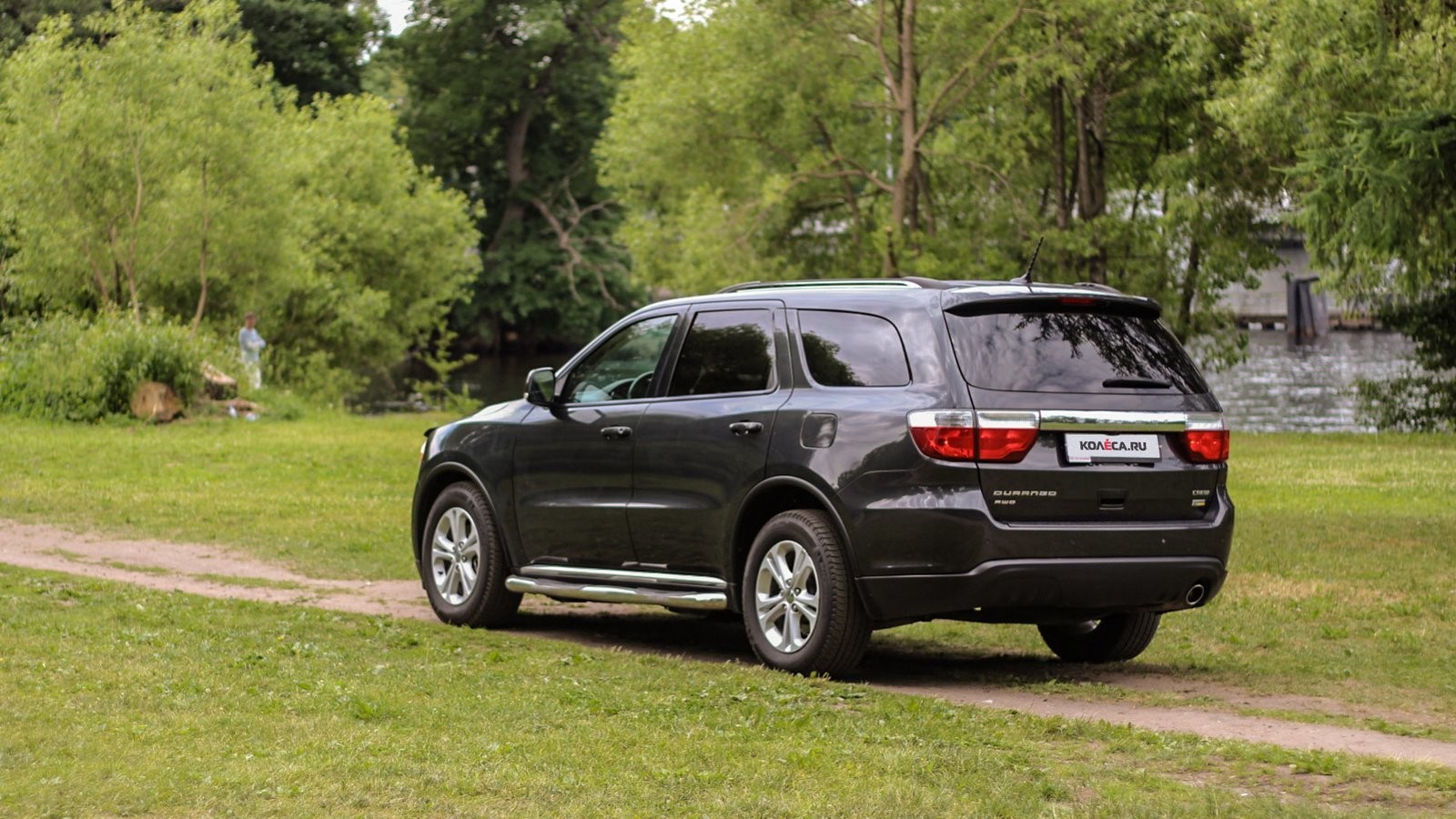 Dodge Durango III сзади (2)