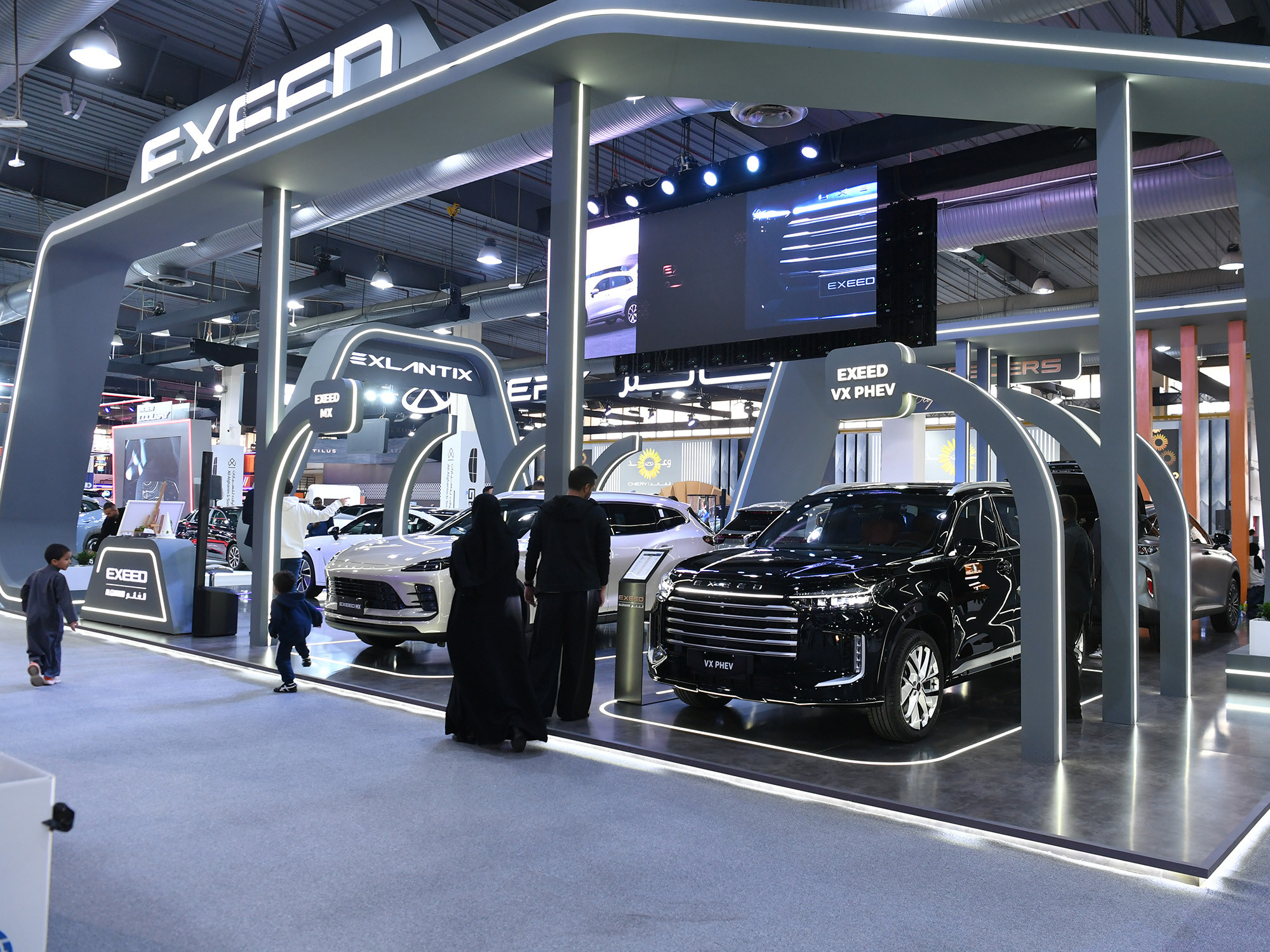 Гибридный Exeed VX PHEV дебютировал на Кувейтском автосалоне