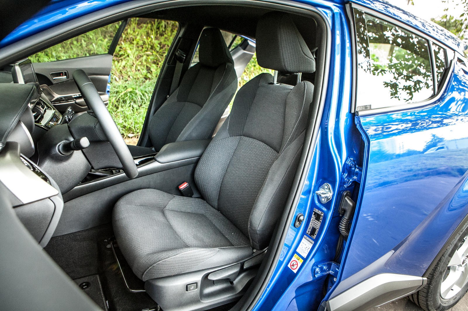 Toyota C-HR передние сидения