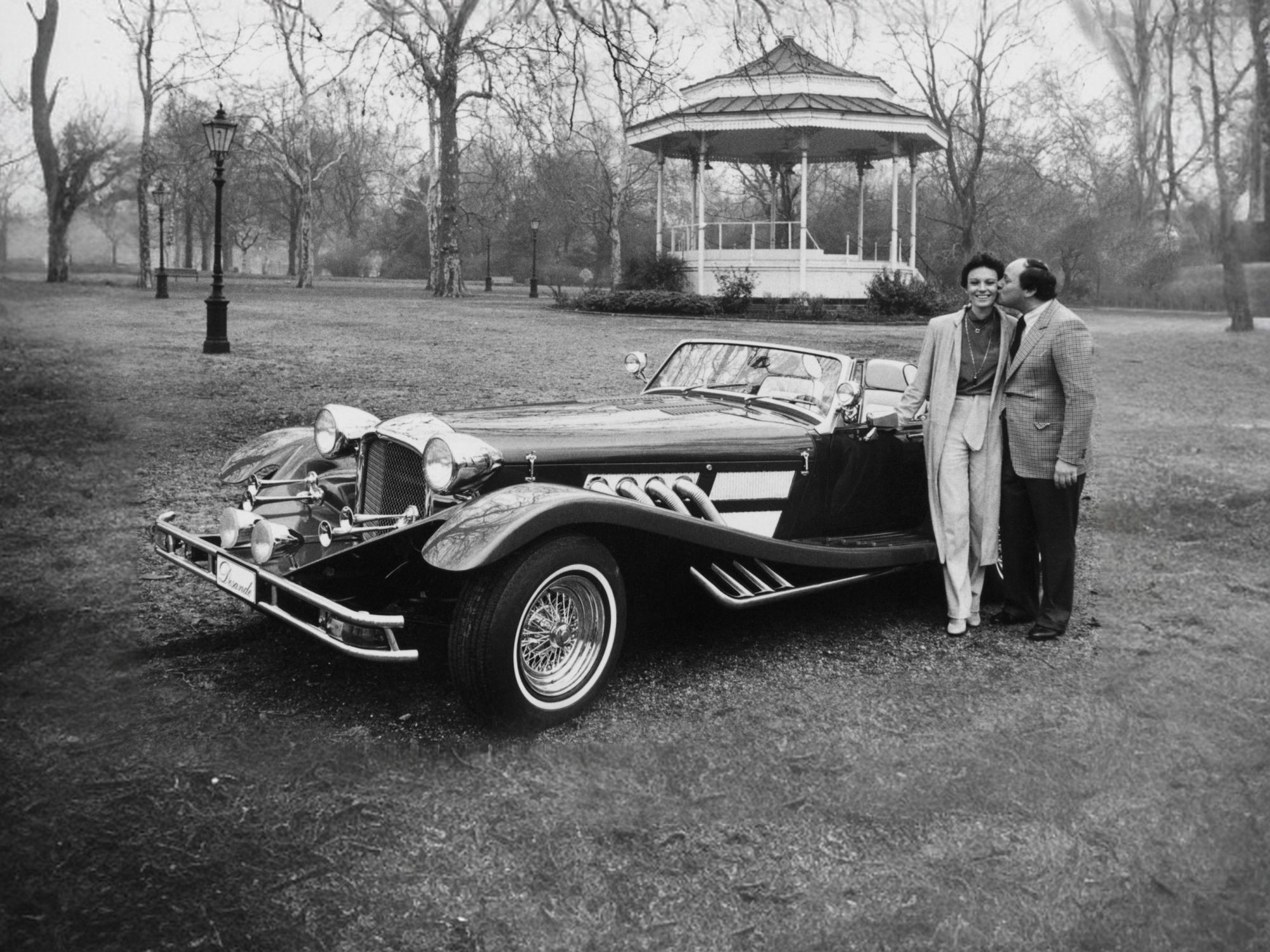 Осталось ныне только имя: безумно дорогой и никому не нужный Desande Roadster