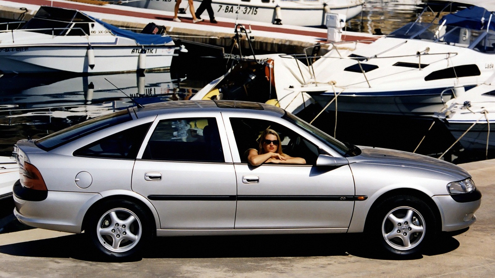 opel vectra hatchback b 1995 99