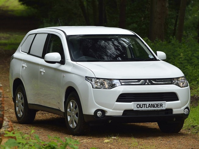Mitsubishi Outlander остался без задних сидений