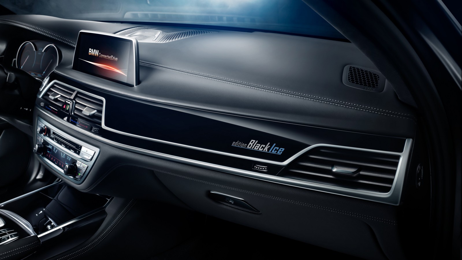 P90281602_highRes_bmw-7-series-black-i