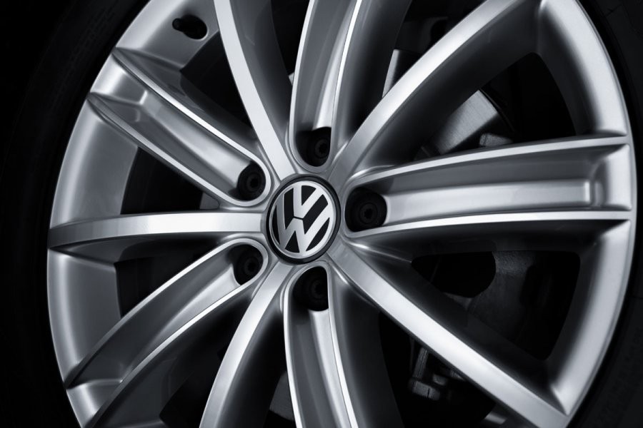 Volkswagen в августе начнет продажи новой версии Polo sedan