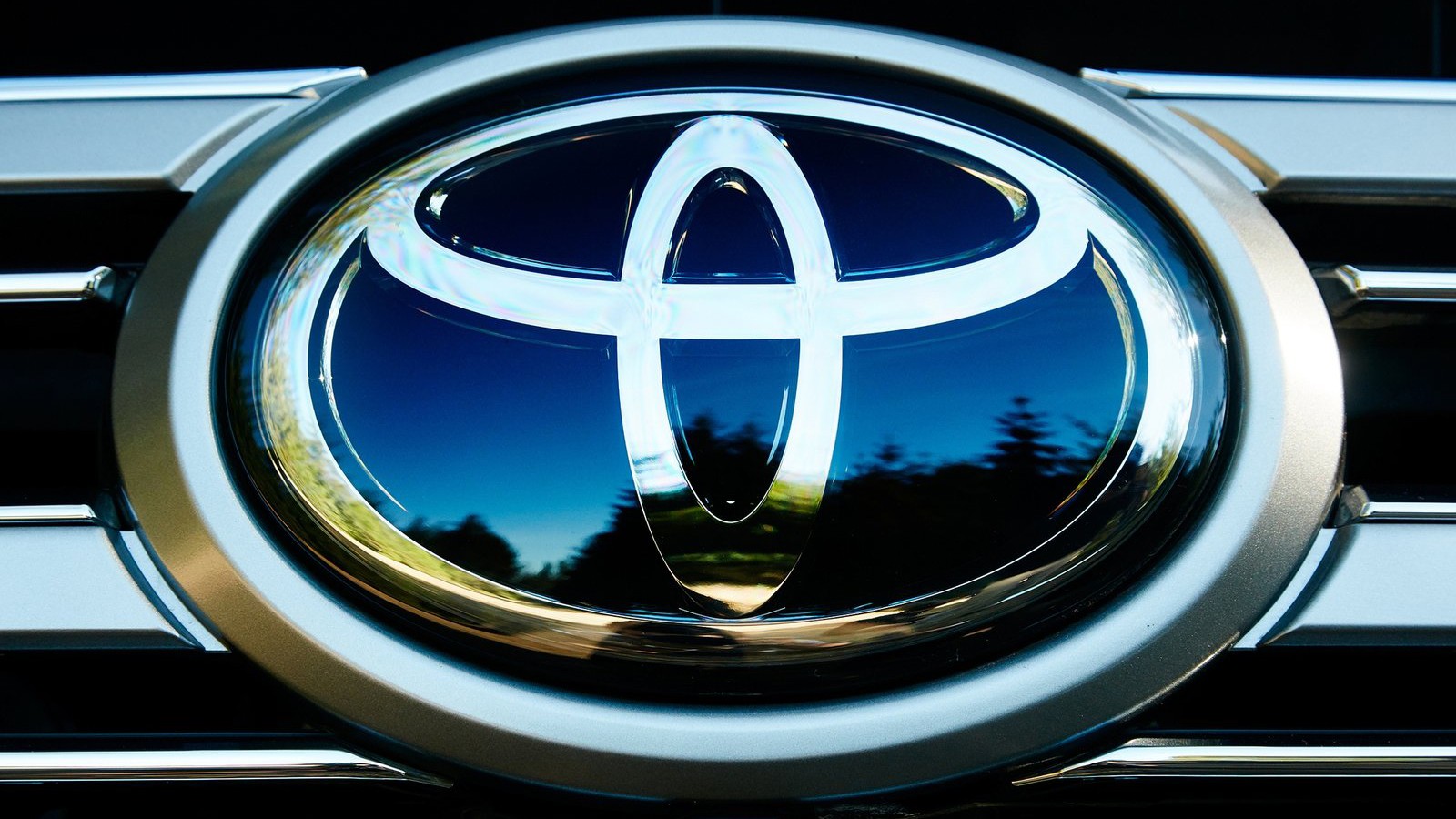 Toyota-Land_Cruiser-2016-1600-2c