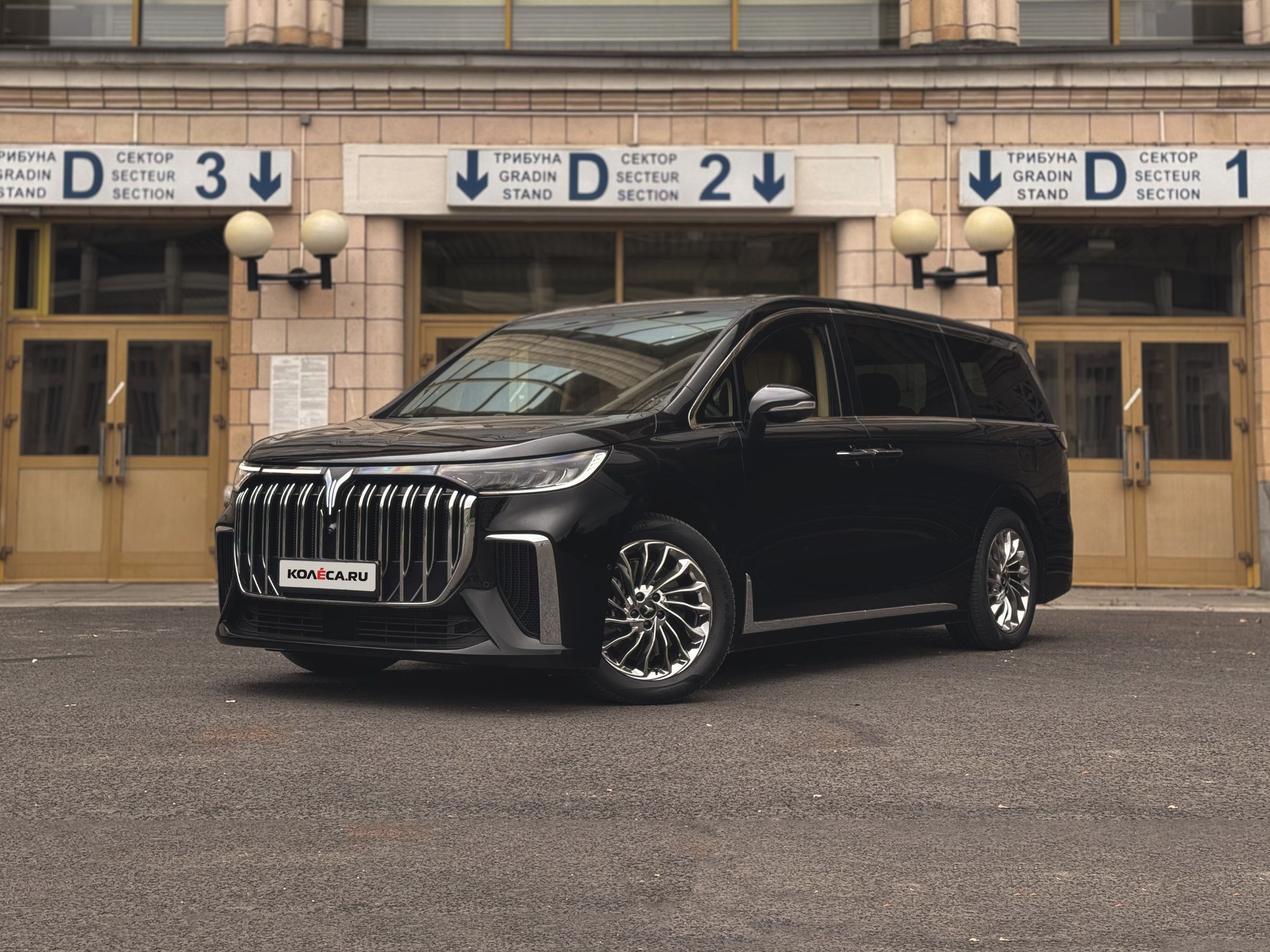 У нас есть премиальный минивэн дома: тест-драйв Voyah Dream