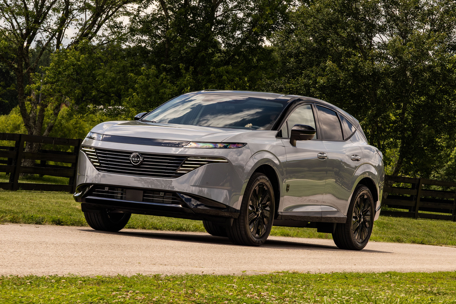Nissan Murano лишился базовой версии и ощутимо подорожал