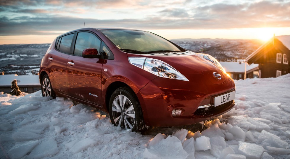 На фото: Nissan Leaf