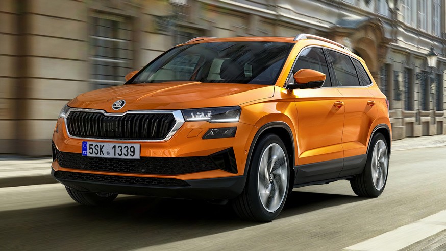 На фото: актуальный кроссовер Skoda Karoq