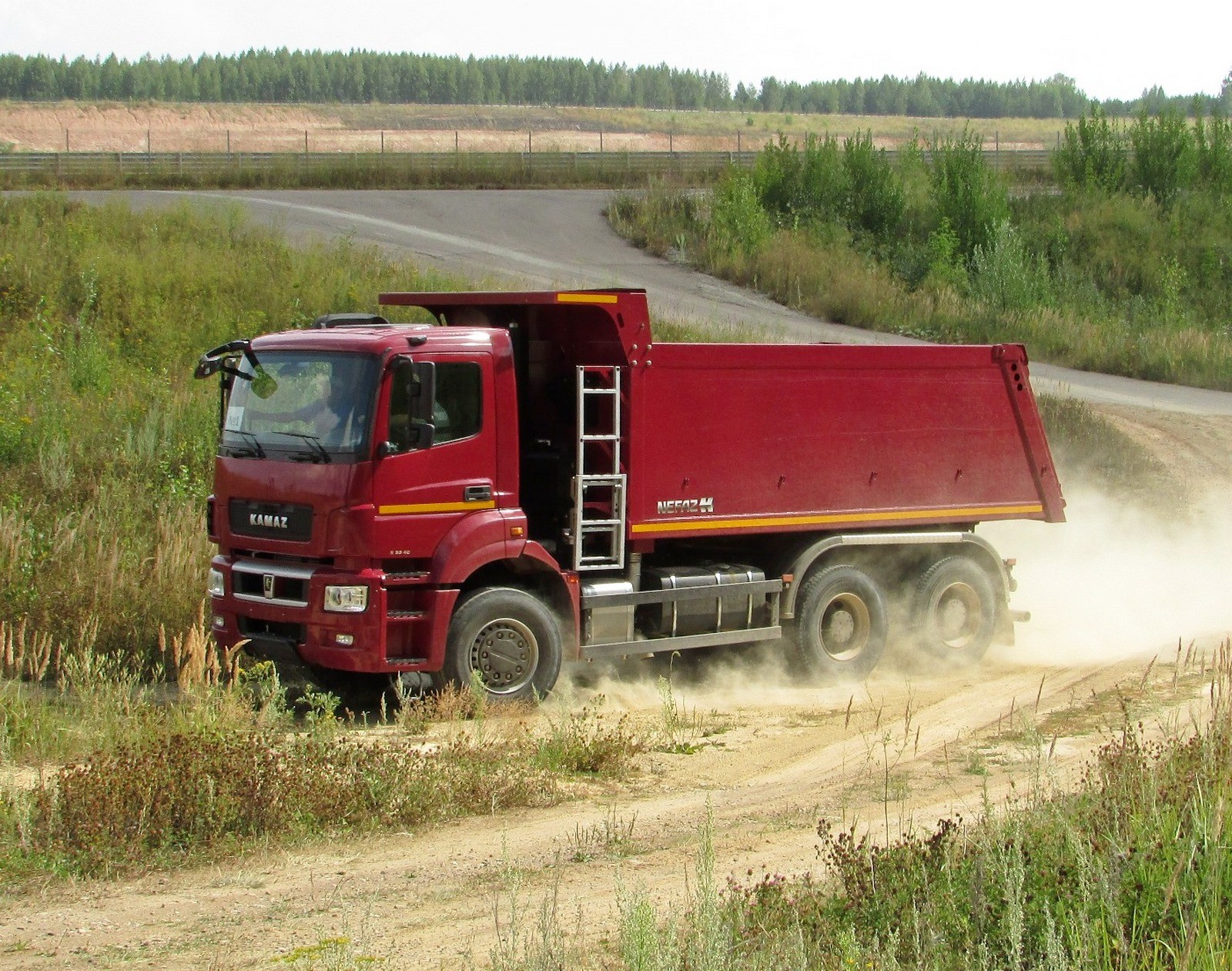 Авто ру россия грузовики самосвалы