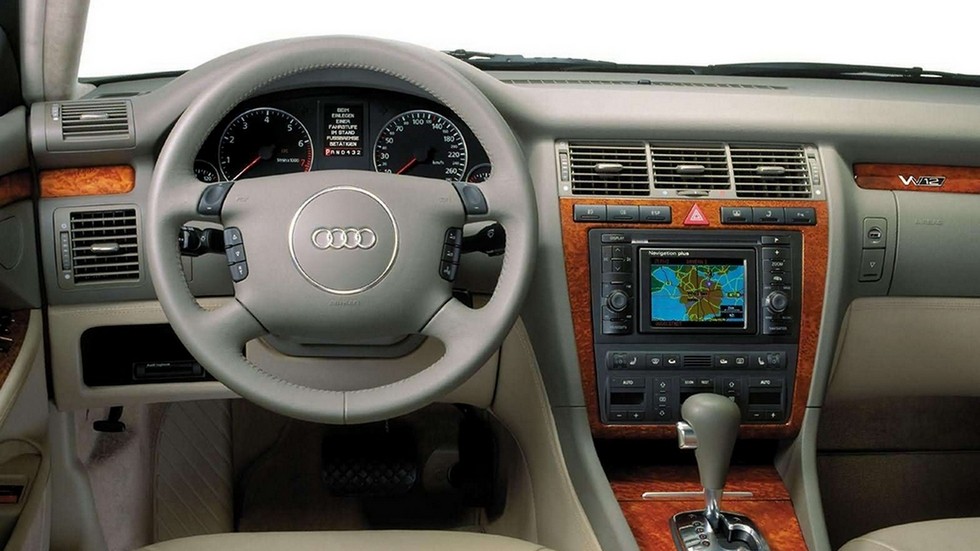 Audi A8 первого поколения с пробегом: коррозия алюминия, сложная электрика, хитрые подвески