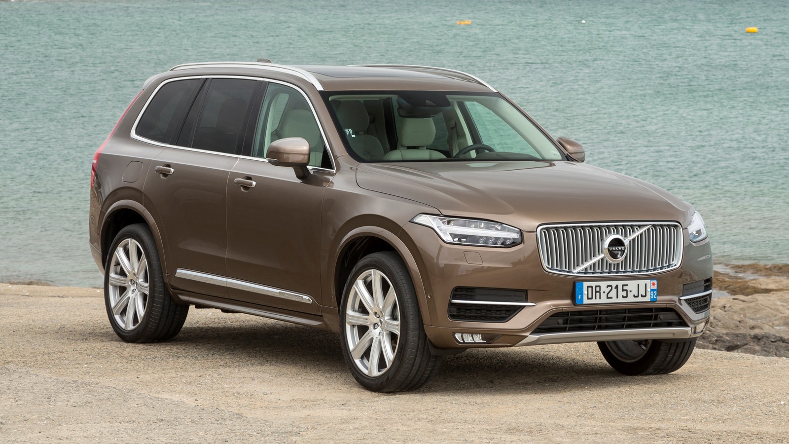 На фото: Volvo XC90