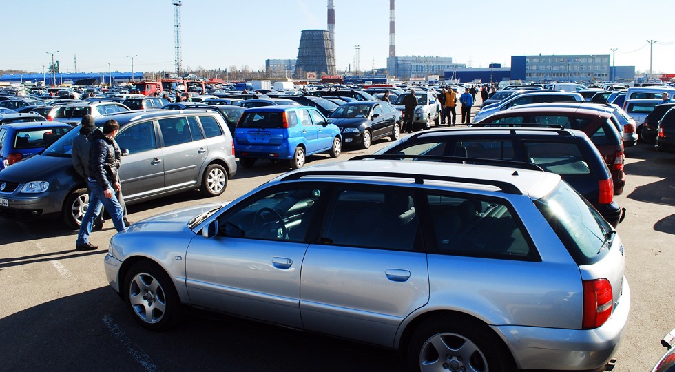 Market of second hand used cars in Kaunas city