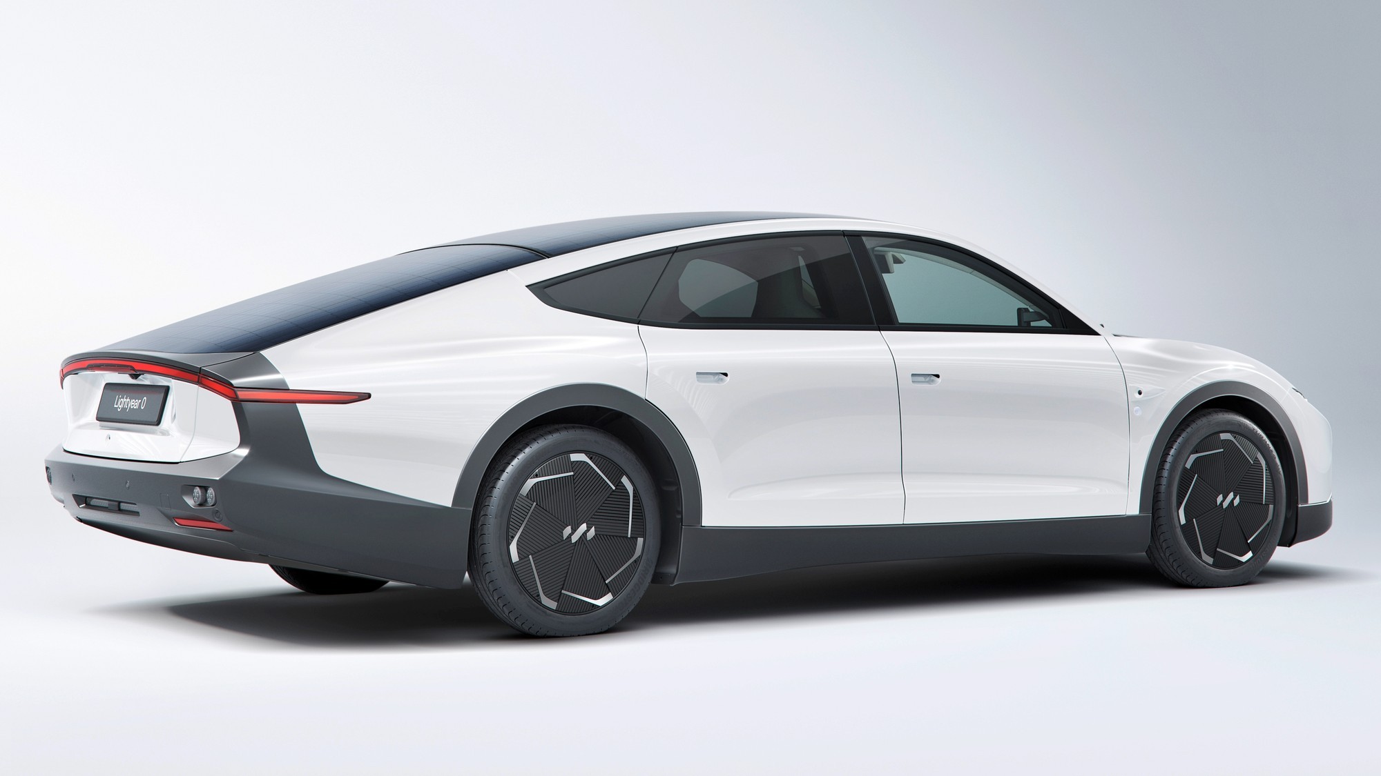 Lightyear 0: представлен серийный солнцемобиль из Нидерландов по цене суперкара