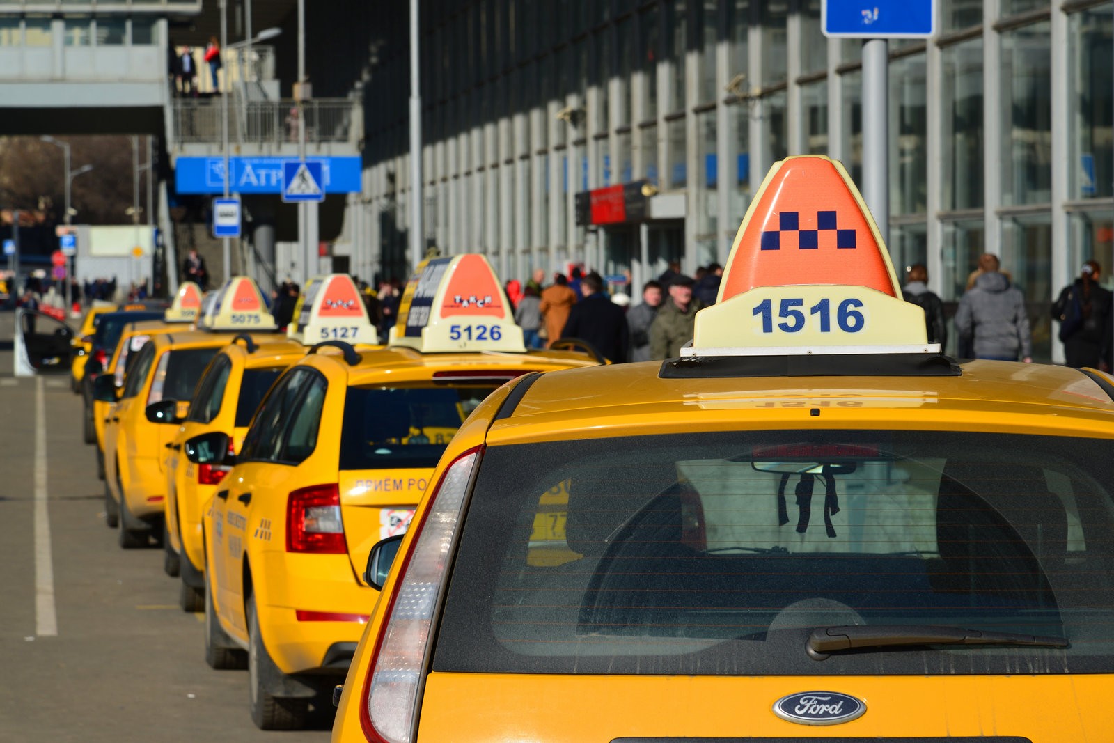 Сколько зарабатывают таксисты в Челябинске
