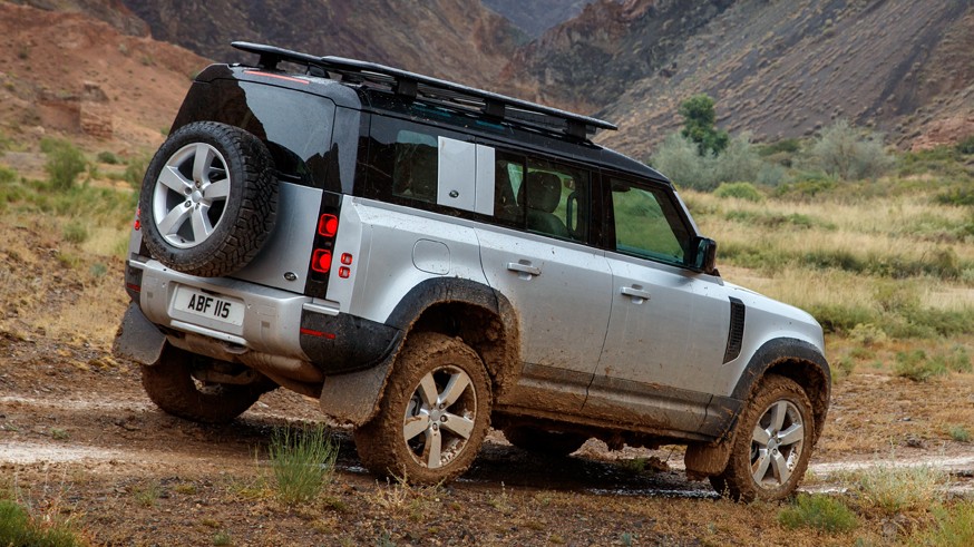 «Младший брат» Land Rover Defender может получить передний привод и интерьер попроще