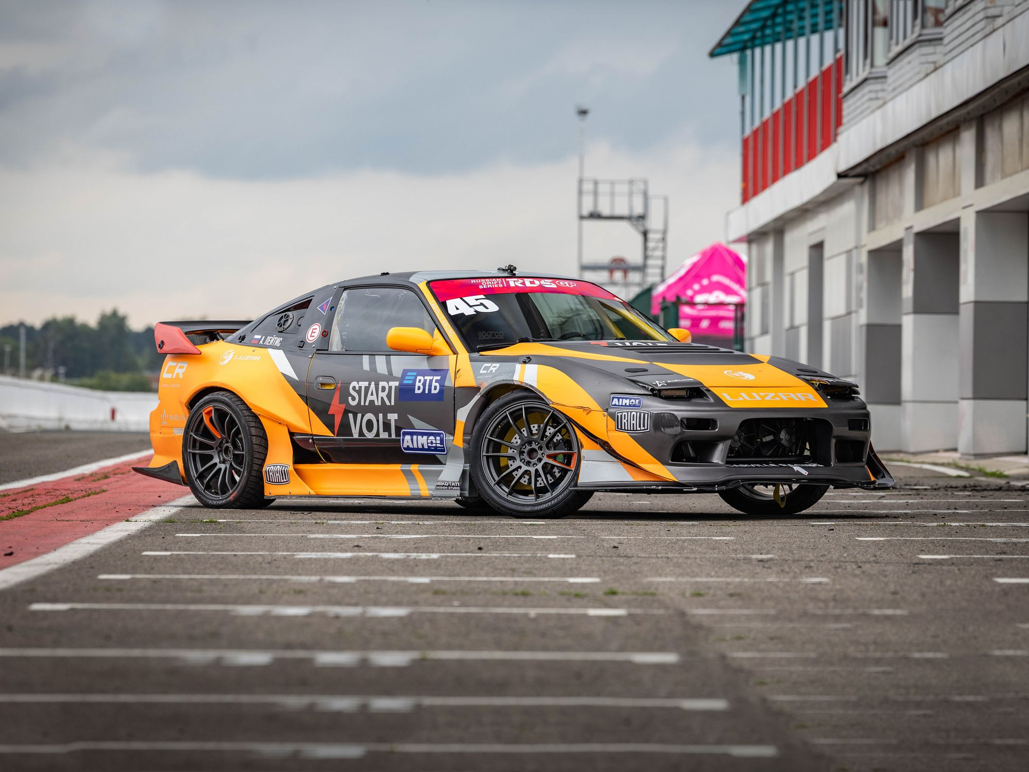 Почти тысяча лошадиных сил и холодильник из Формулы 1: тюнинг Nissan 200SX для RDS GP