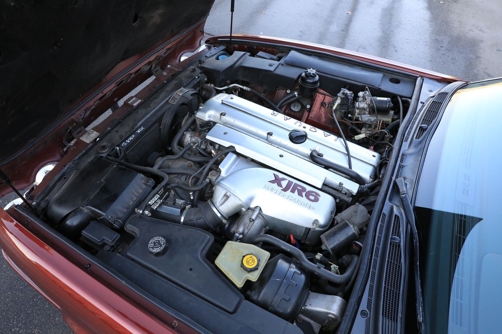 Купить за 180 000 и вложить 1 500 000: опыт владения Jaguar XJR 1995 года