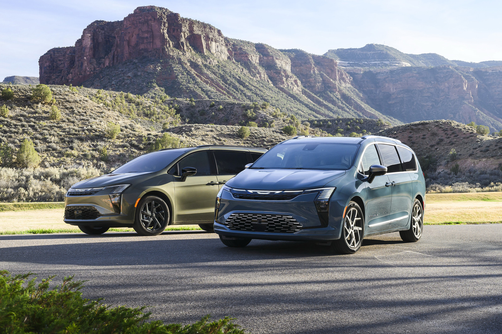 Chrysler снизил цены на недавно представленный обновлённый минивэн Pacifica
