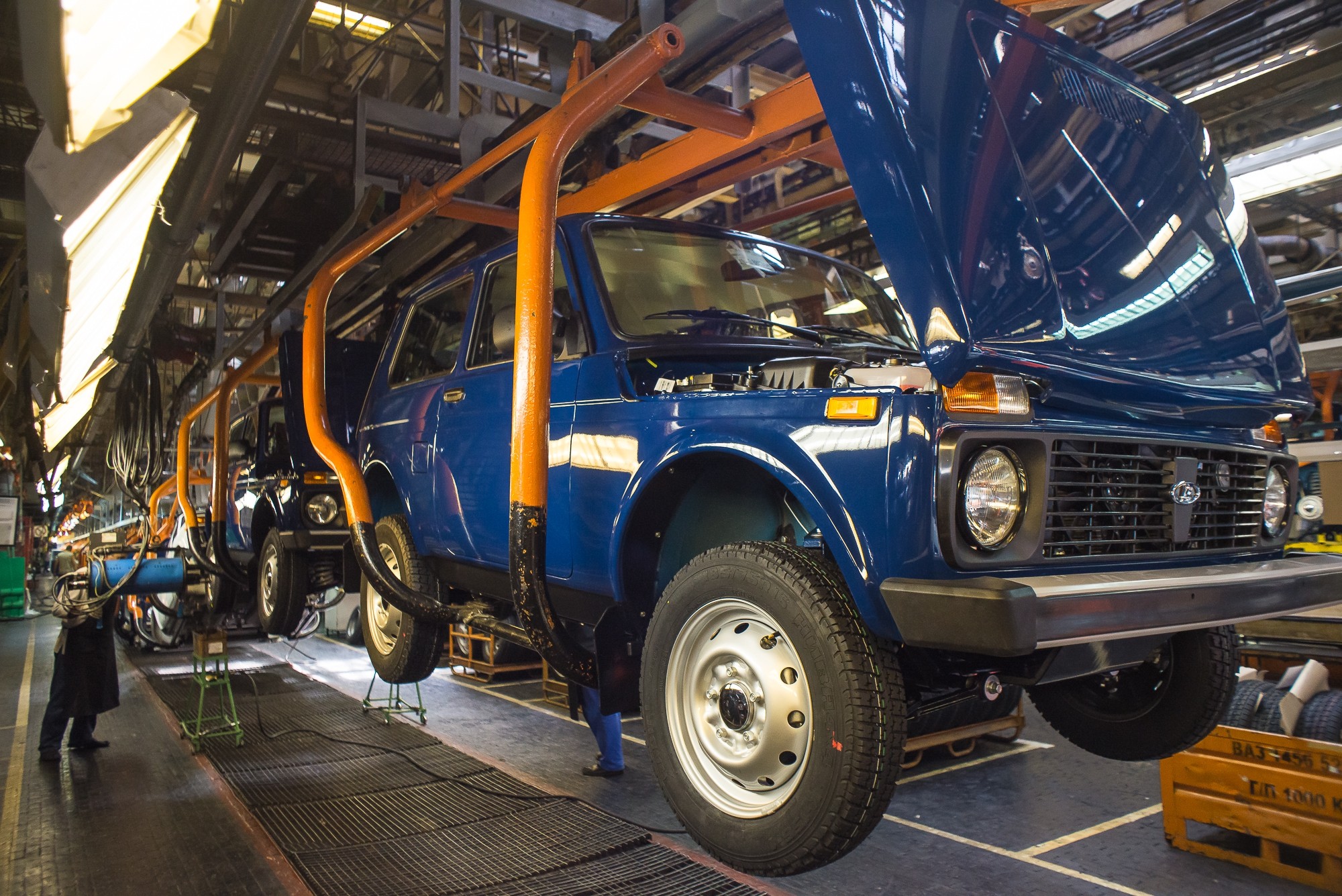 АВТОВАЗ опроверг информацию об остановке конвейера