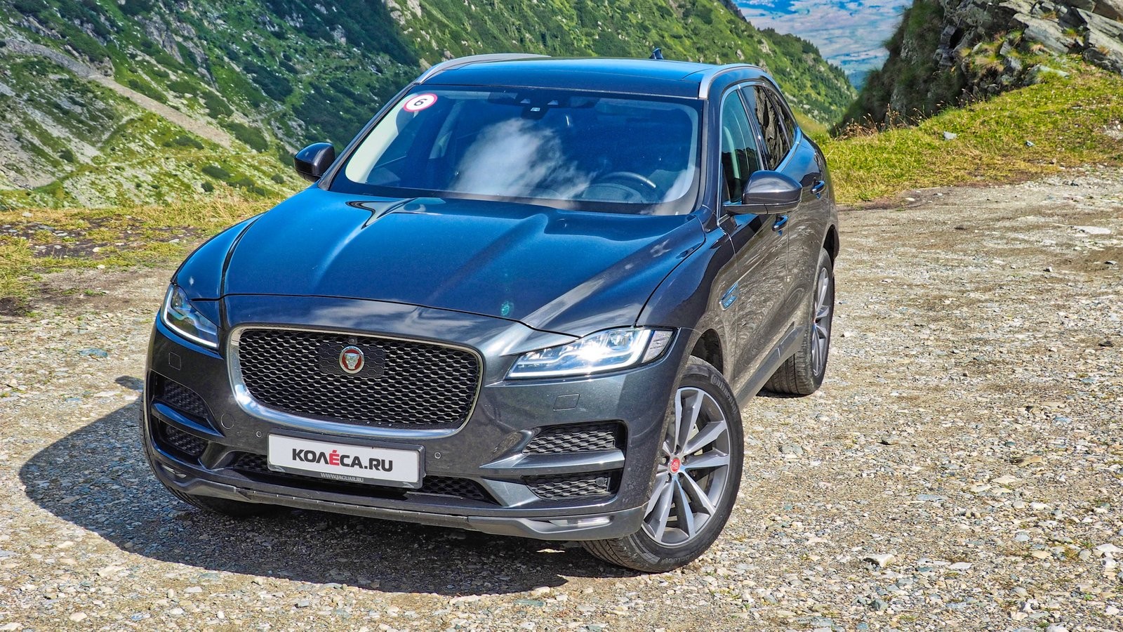 Jaguar F-Pace в горах