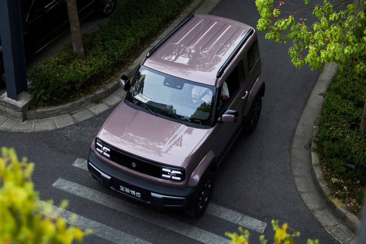 GM и SAIC выводят на рынок кроссовер Baojun Yep: облик в стиле Jimny по ...