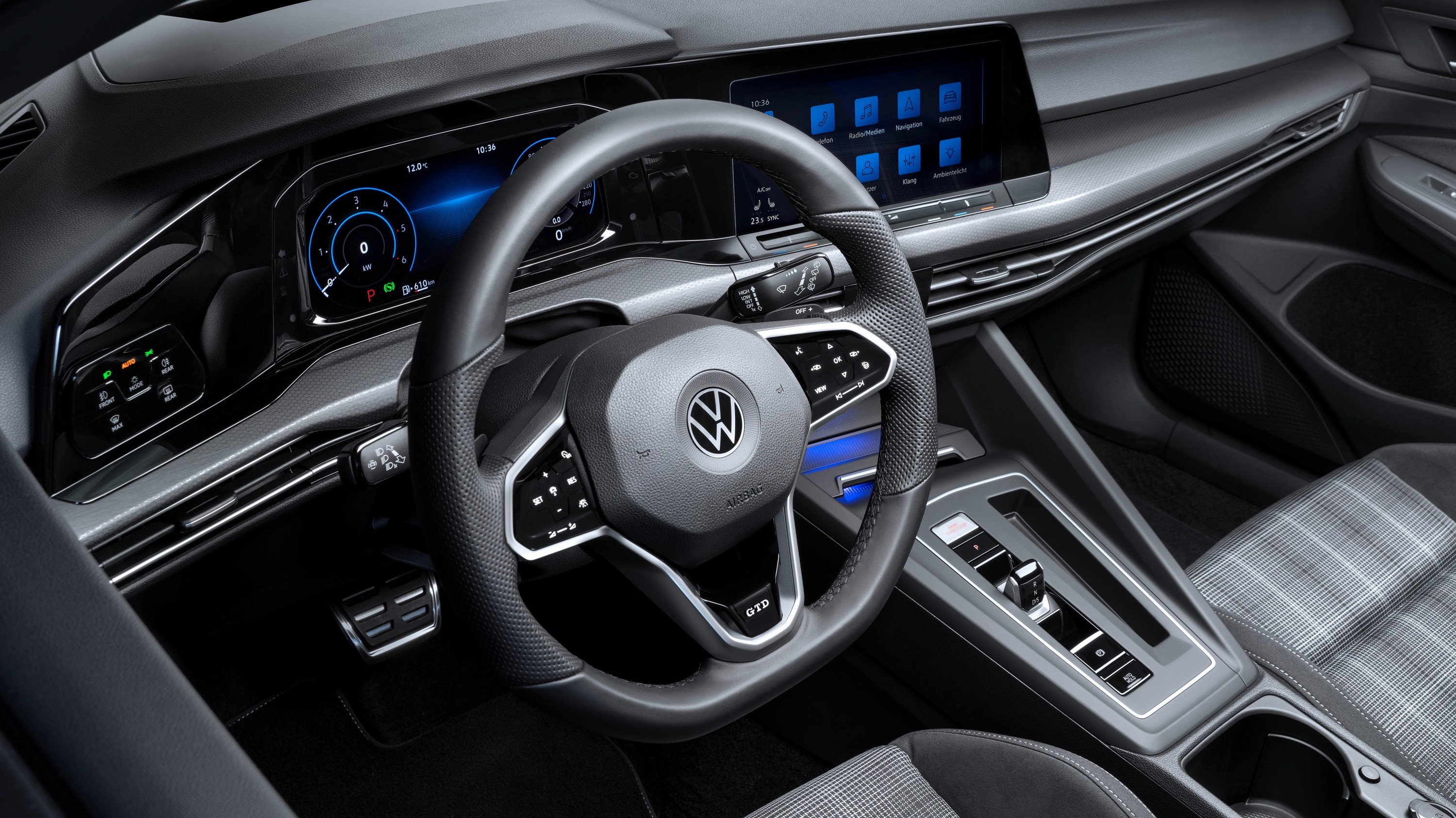 Салон VW Golf восьмого поколения