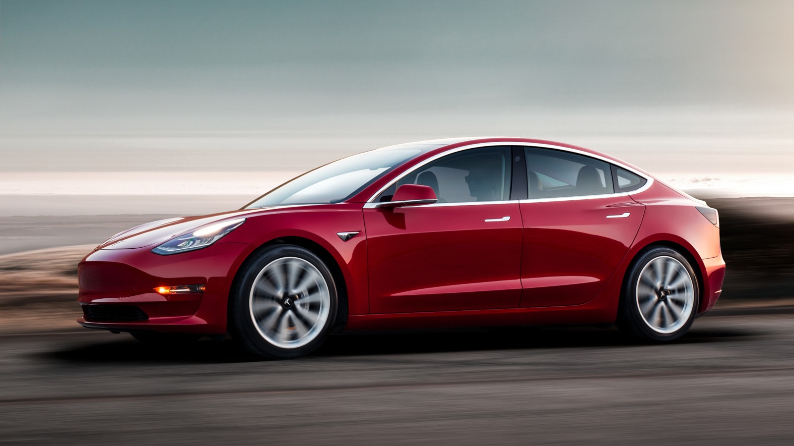 На фото: Tesla Model 3