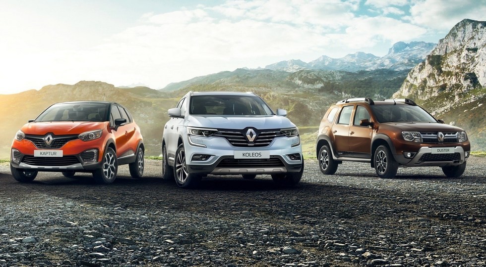 На фото: кроссоверы Renault, представленные сегодня в РФ. Слева-направо: Kaptur, Koleos, Duster