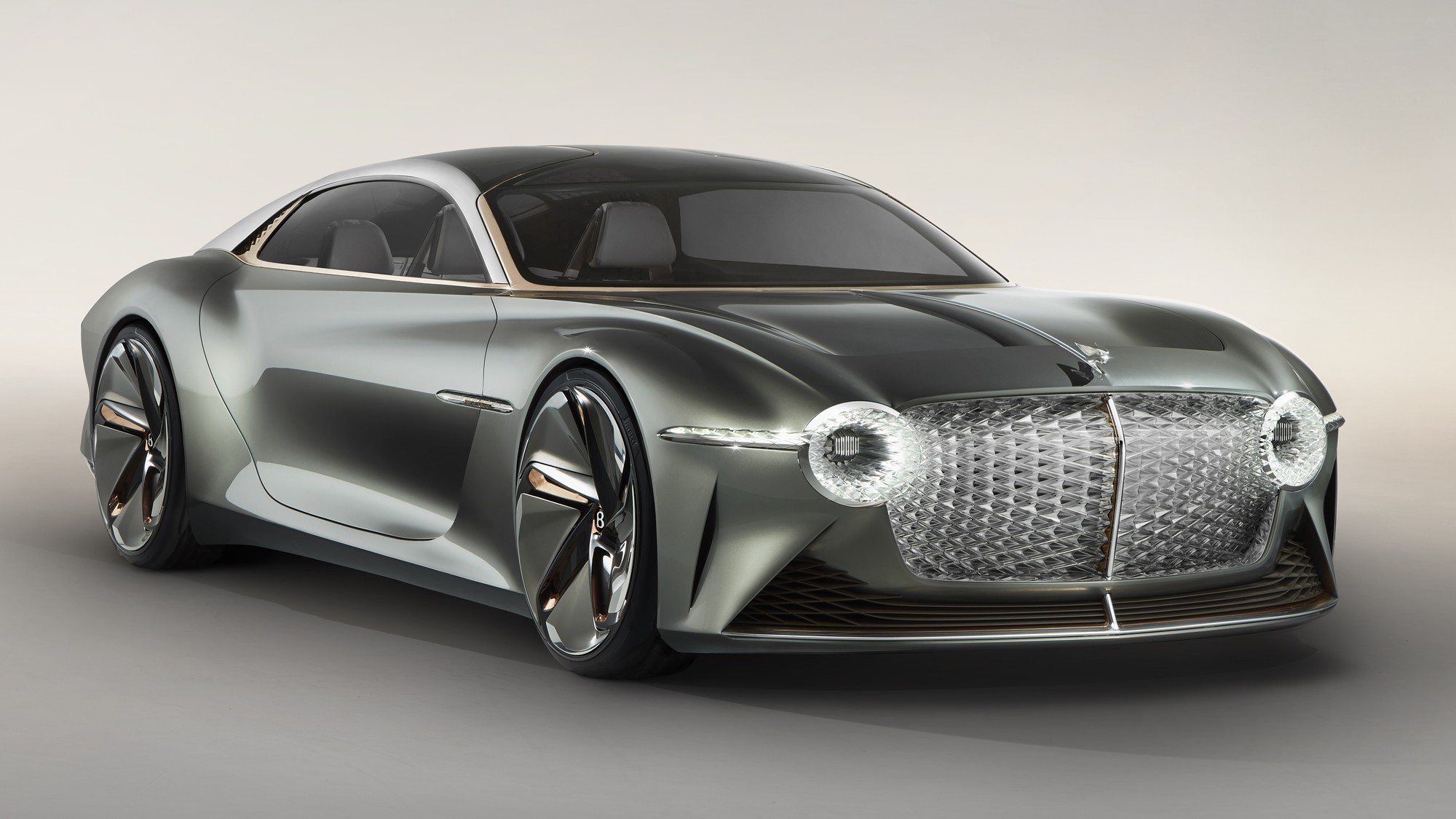 Первый электромобиль Bentley дотянут до высоты Aurus и предложат женщинам