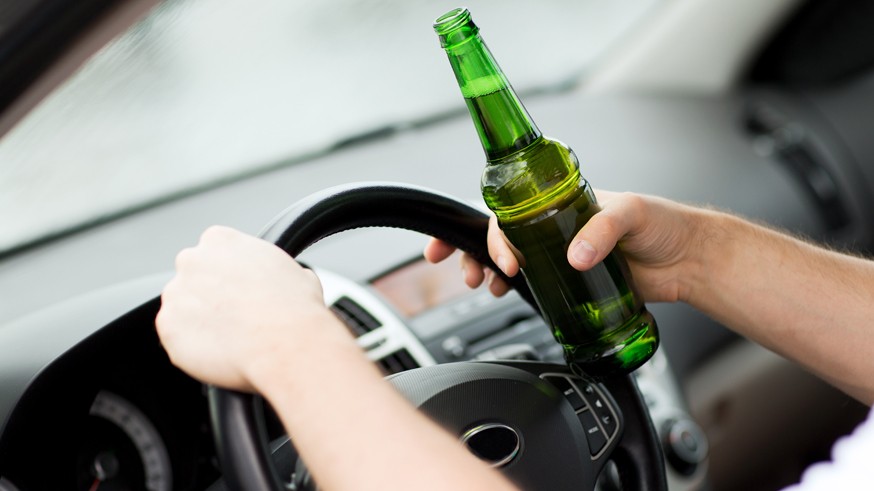 Без дорогих тестов для выявления алкоголиков: правила выдачи медсправок водителям изменили