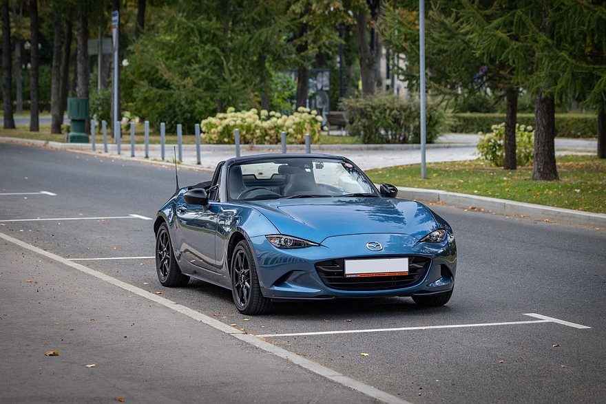Задний привод, полтора литра и DVD-проигрыватель: опыт владения Mazda Roadster IV (ND)