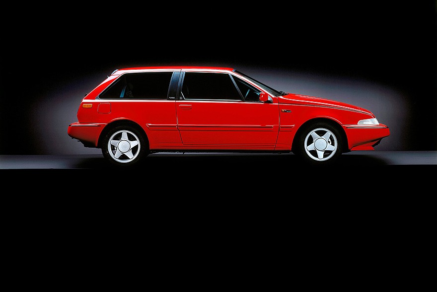 Необычный для Volvo хэтчбек 480 также существовал в версии Turbo
