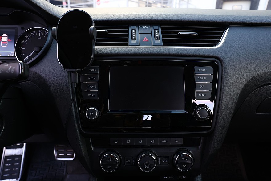 Skoda Octavia A7 с пробегом: ржавые пороги, дыры в дверях и комфортный салон из пластика