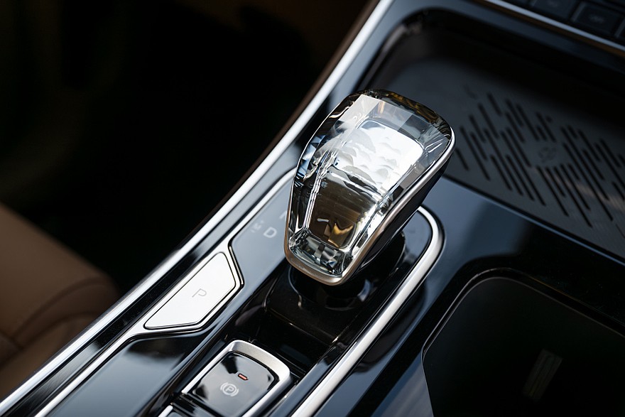 Брат из Китая приехал: тест-драйв JAC RF8