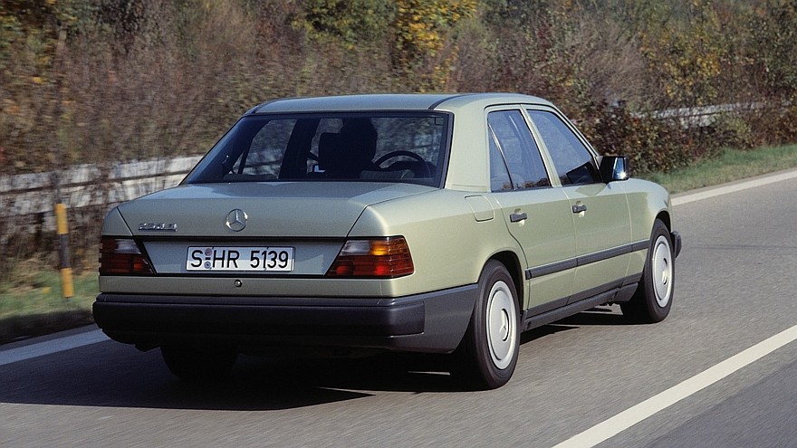 На фото: Mercedes-Benz (W124) '1985–1993