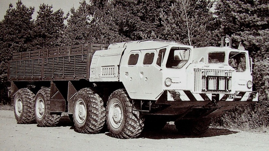 Гражданский 20-тонный автомобиль МАЗ-7310 с высокобортным кузовом (из архива НИИЦ АТ)