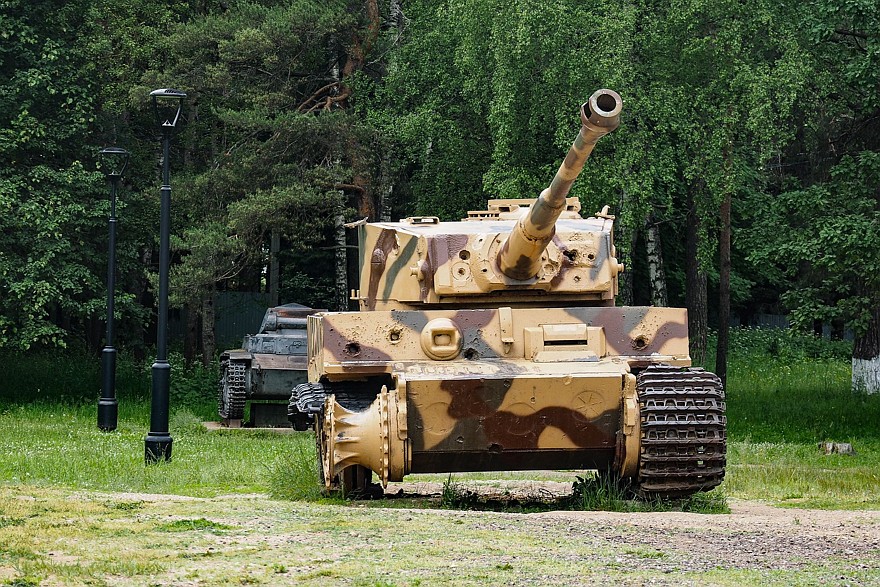 По Волоколамскому шоссе: первая ГЭС, две усадьбы и «штурмгешутц»