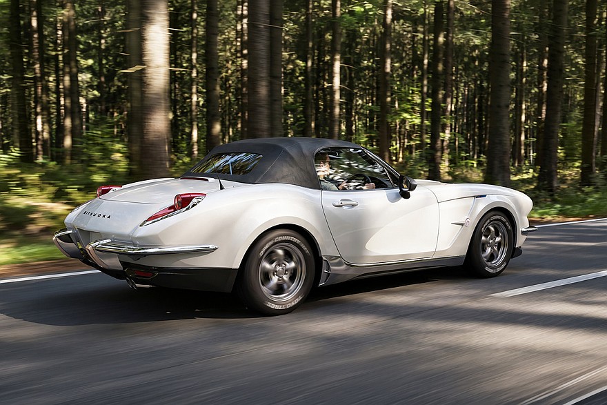 Mitsuoka LA1