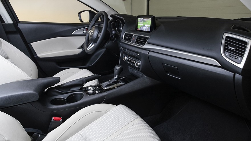 Mazda3_IPM_interior_003
