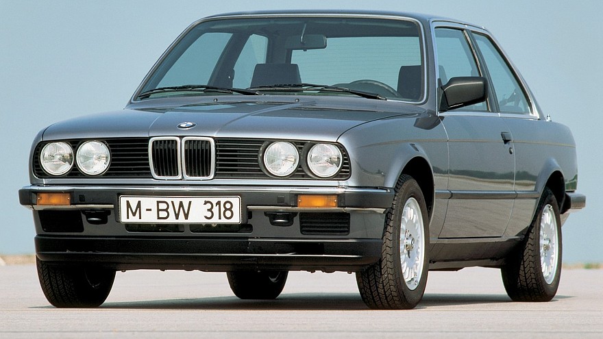 На фото: BMW 318i Coupe (E30) '1982–91