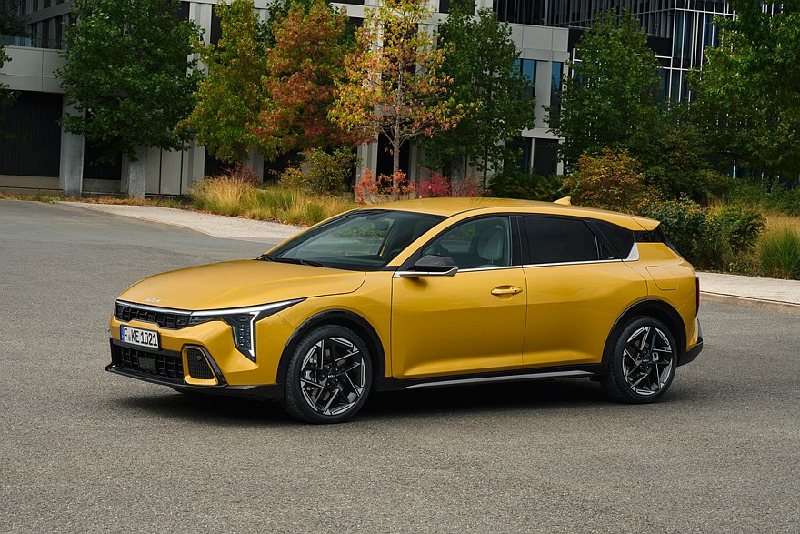 Хэтчбек Kia K4 GT-Line для Европы