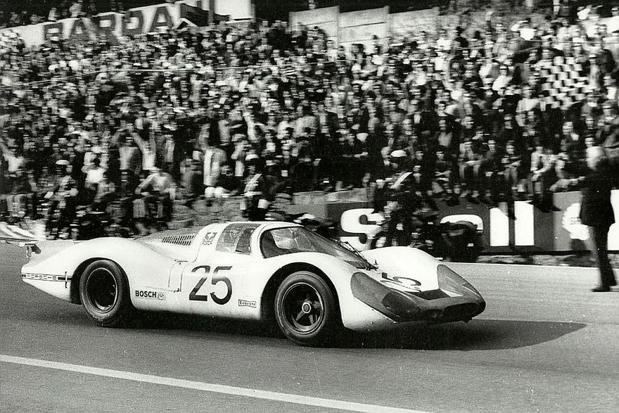 Porsche 917: убить пилота, унизить конкурентов, попасть под запрет и всё же стать легендой