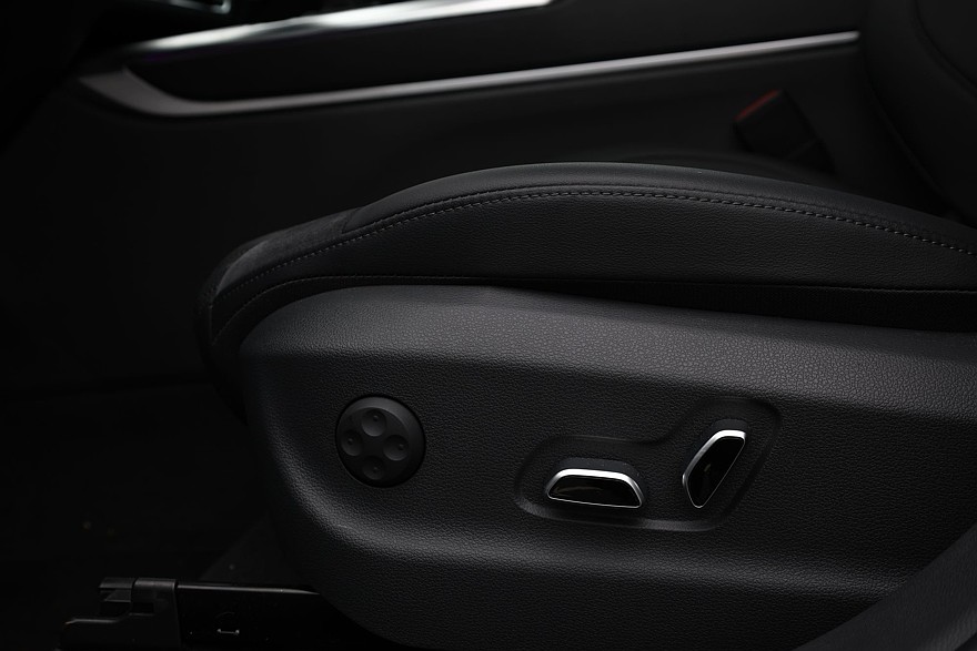 Больше не компромисс: необычный тест-драйв Hongqi HS5