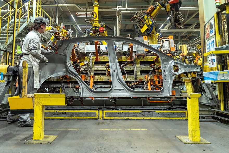 Производство нового Nissan Leaf на заводе в Сандерленде