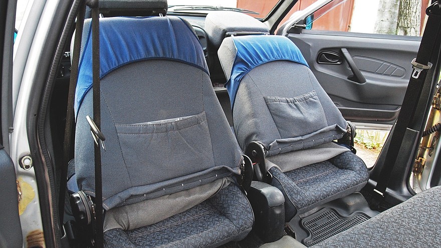 Двухдверное наследие: спинки передний сидений ВАЗ-2115 откидываются, как на «восьмерке»